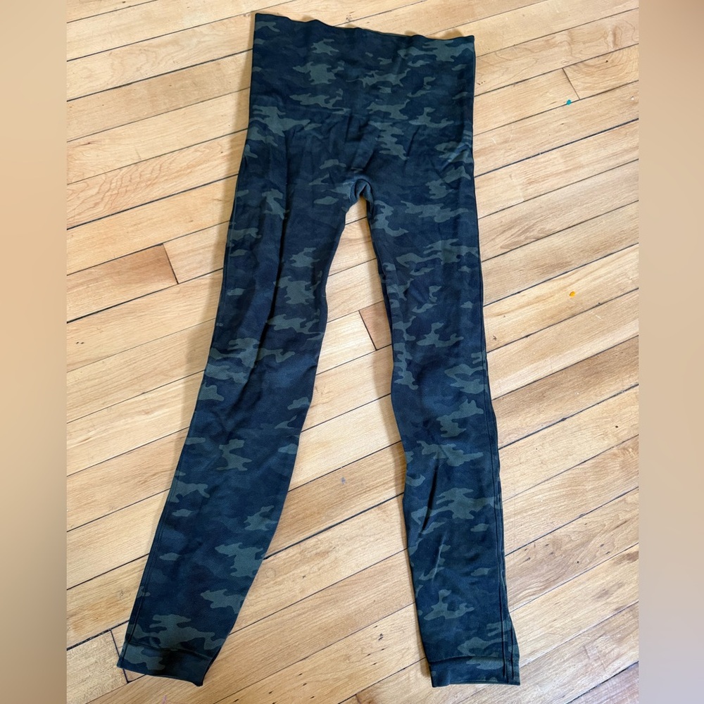 Spanx look at me now green camo print leggings